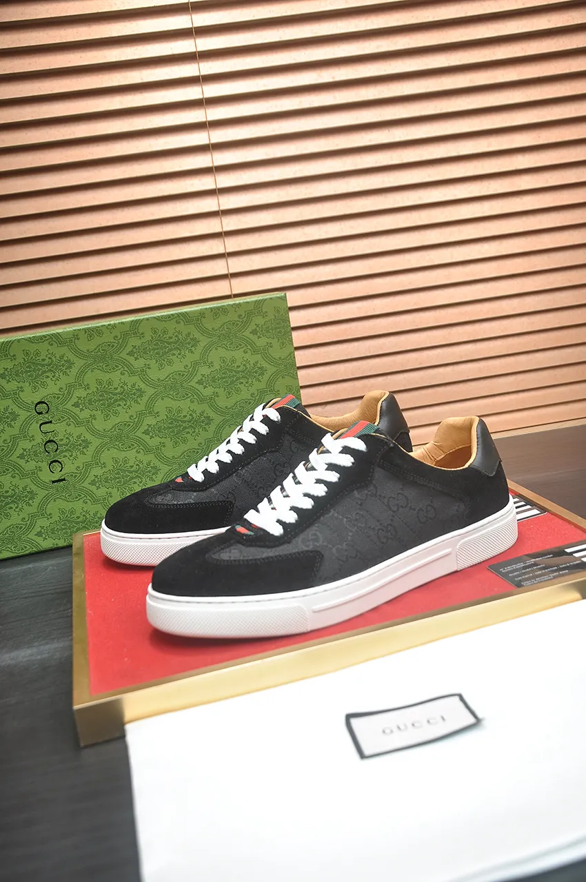 Men's shoes 💰400💶 [GUCCI Gucci] official website 1:1 men's sports shoes are now on the market, using original Gucci fabric + gluten lining, plus the official website original 1:1 comfortable outsole. Fashionable and versatile, super comfortable and breathable. 5 colors available, standard shoe size 38/45 (custom-made sizes 45 are non-refundable)